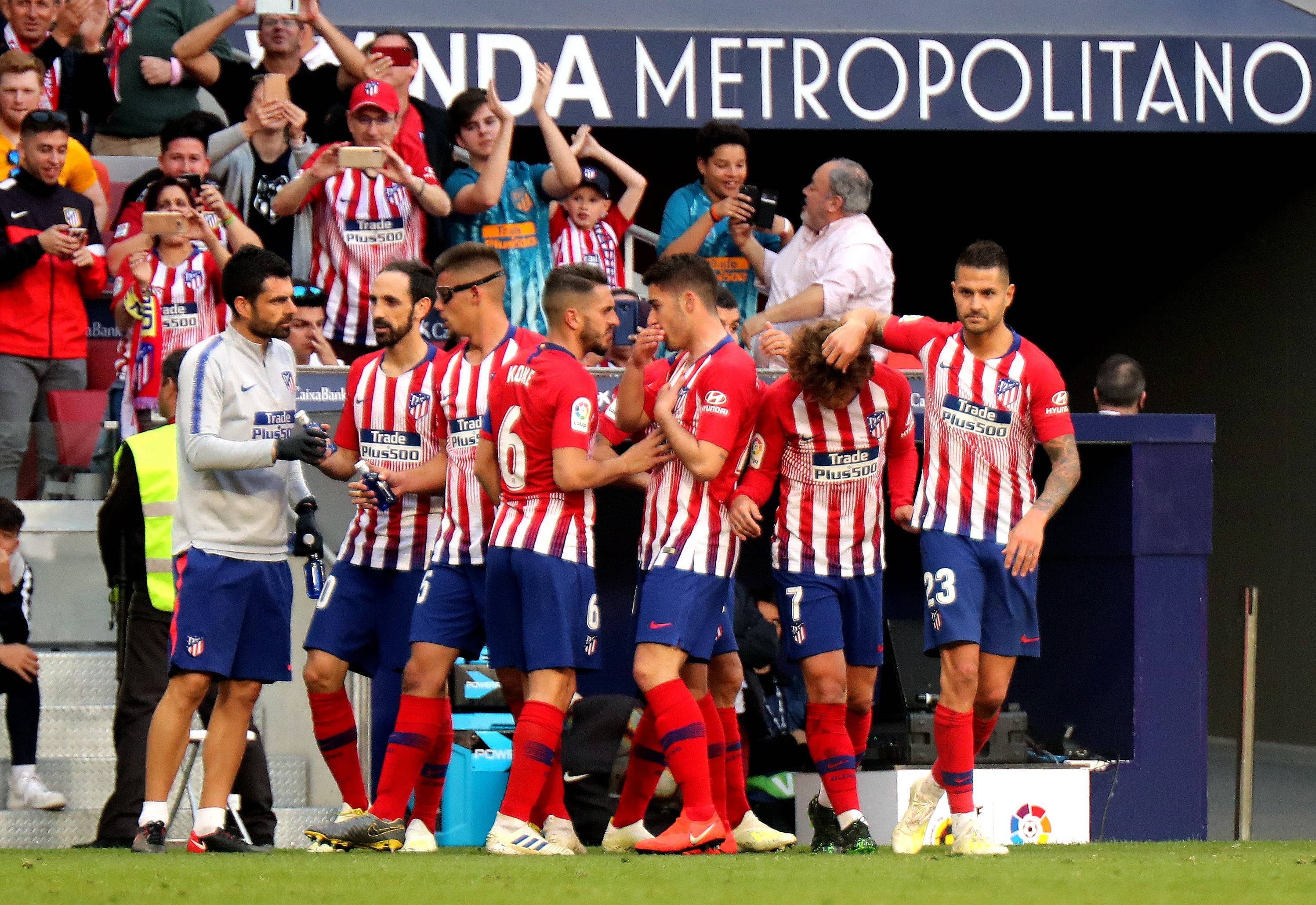 足球大赛风云再起，球队实力对垒激烈