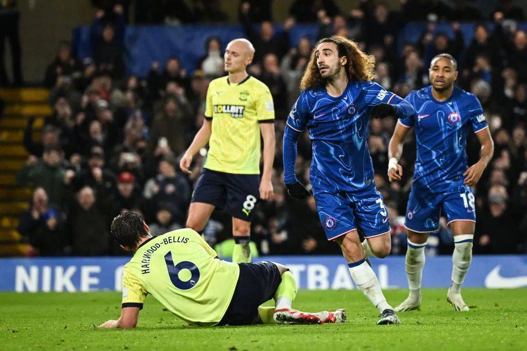 包含切尔西客场取胜，晋级前景一片光明的词条