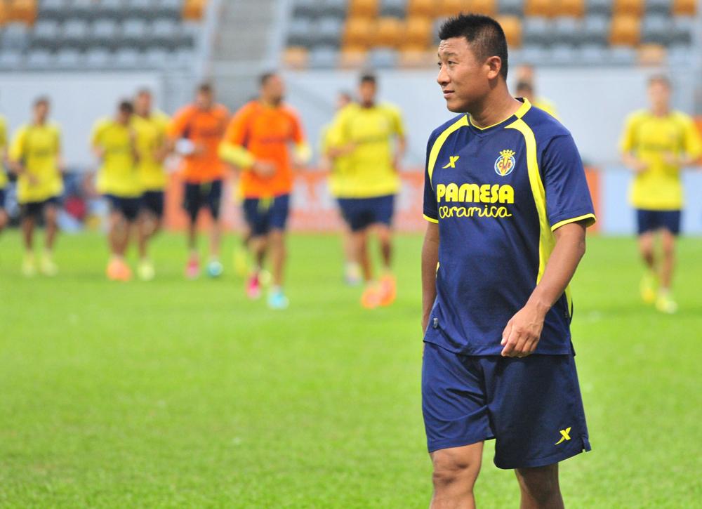 实德球员表现不佳，教练组开始调整阵容