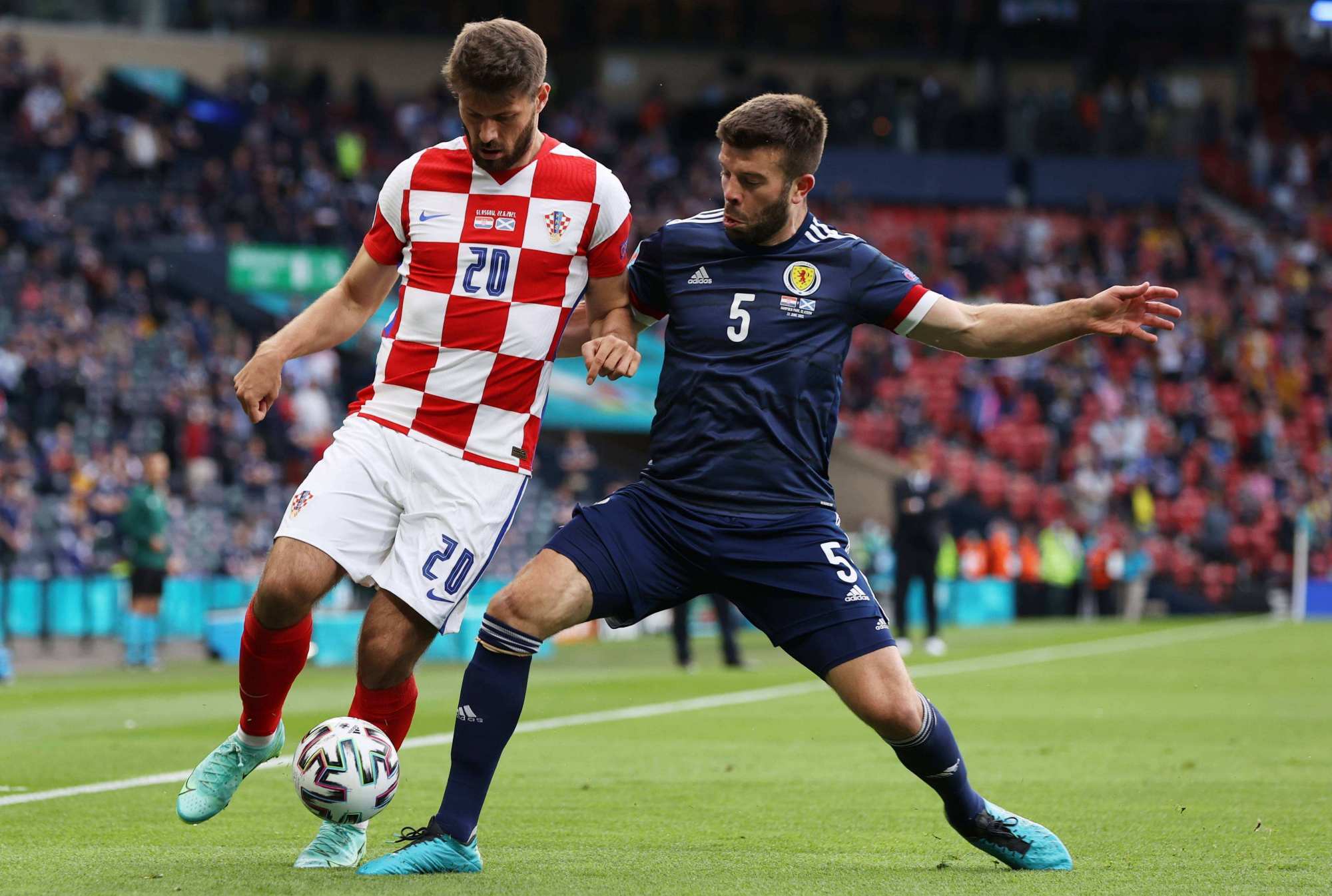 丹麦队在比赛中展现实力，成功突围淘汰赛