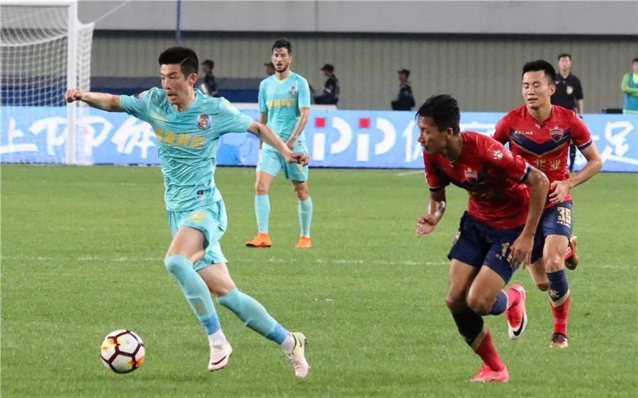 青岛黄海客场遭遇惨败，需调整状态的简单介绍