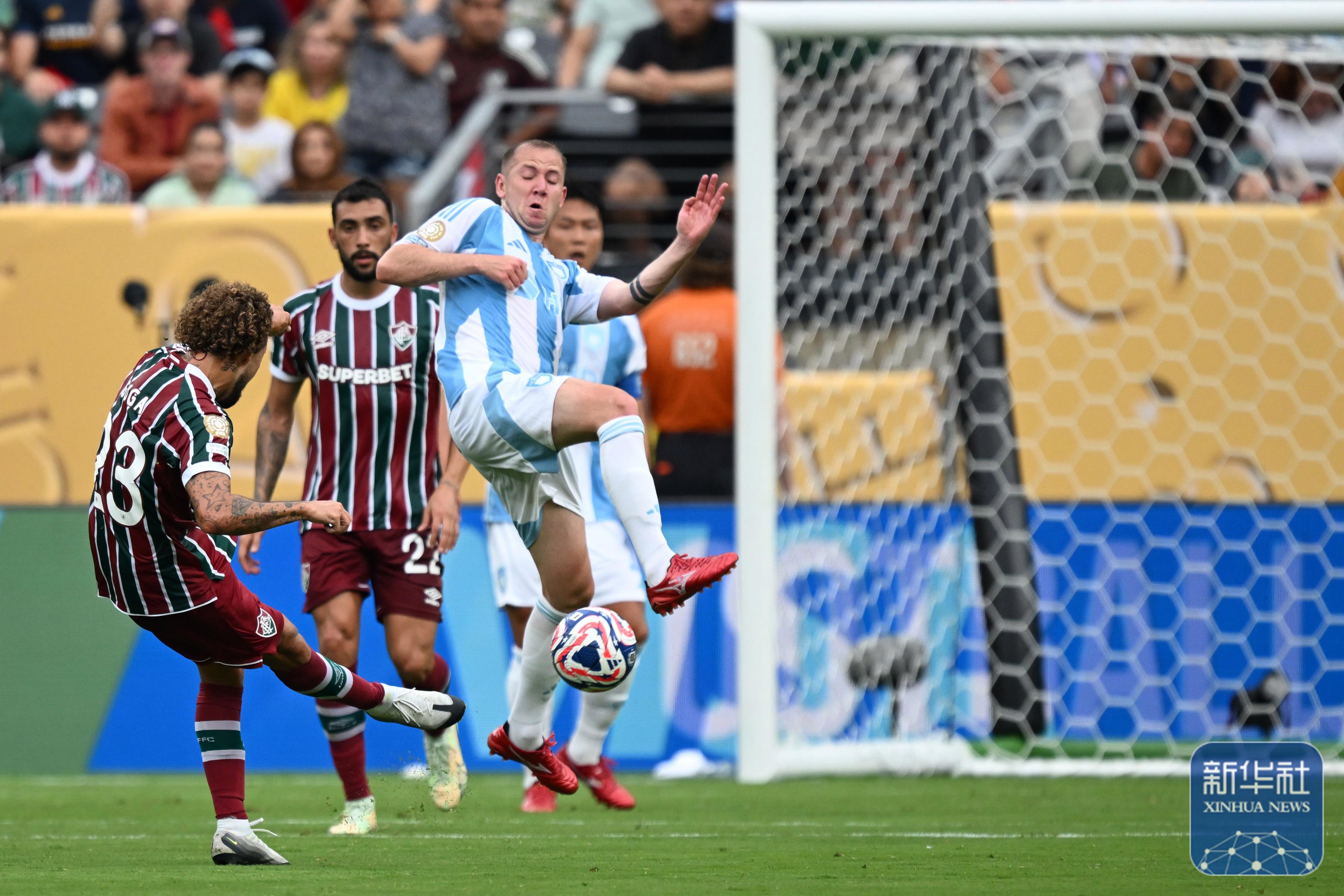 团队协作完美展现，足球比赛掀起高潮的简单介绍