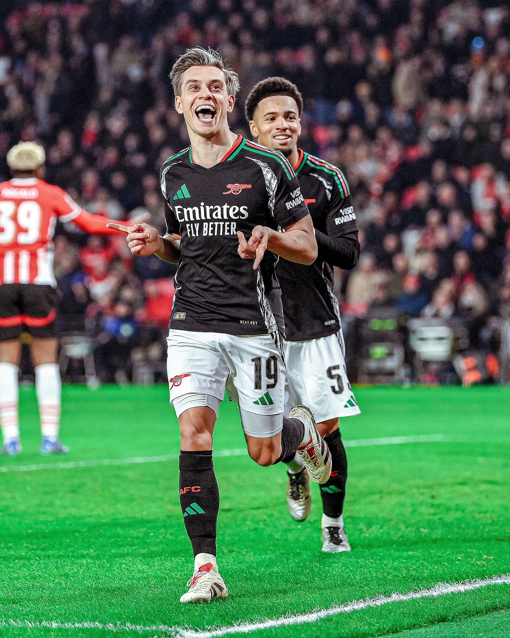 包含阿森纳客场逆转热刺，实现大逆转的词条