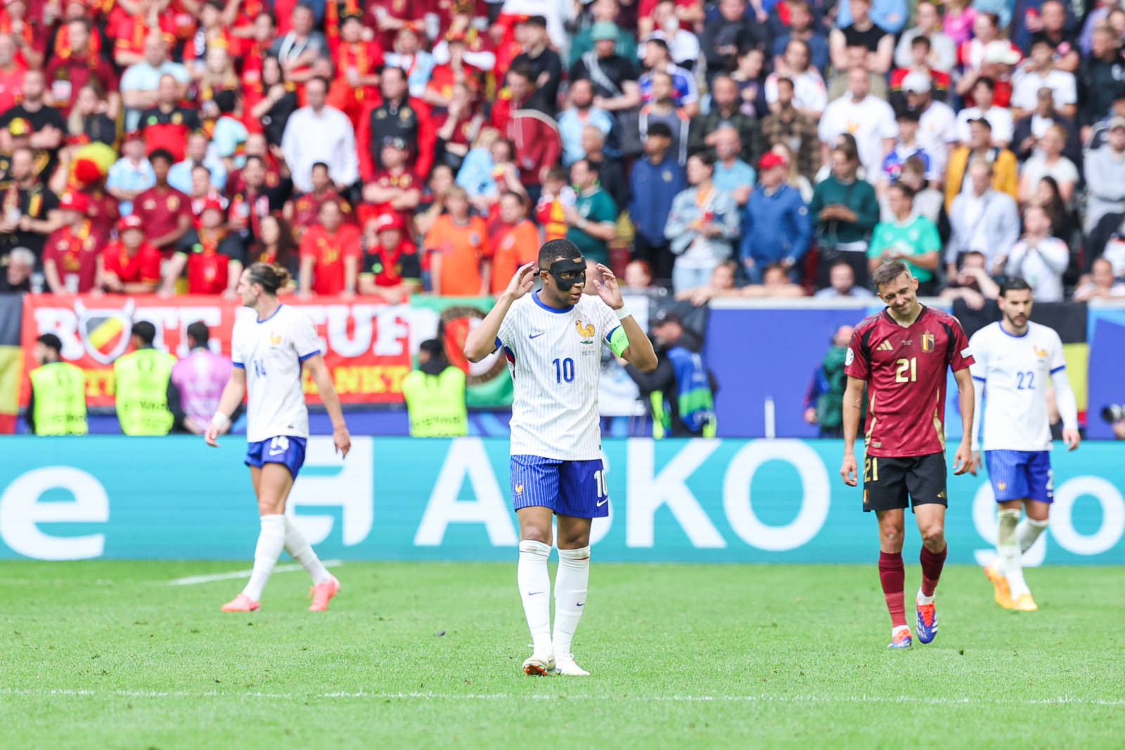 包含比利时以一球小胜奥地利，晋级欧洲杯半决赛的词条