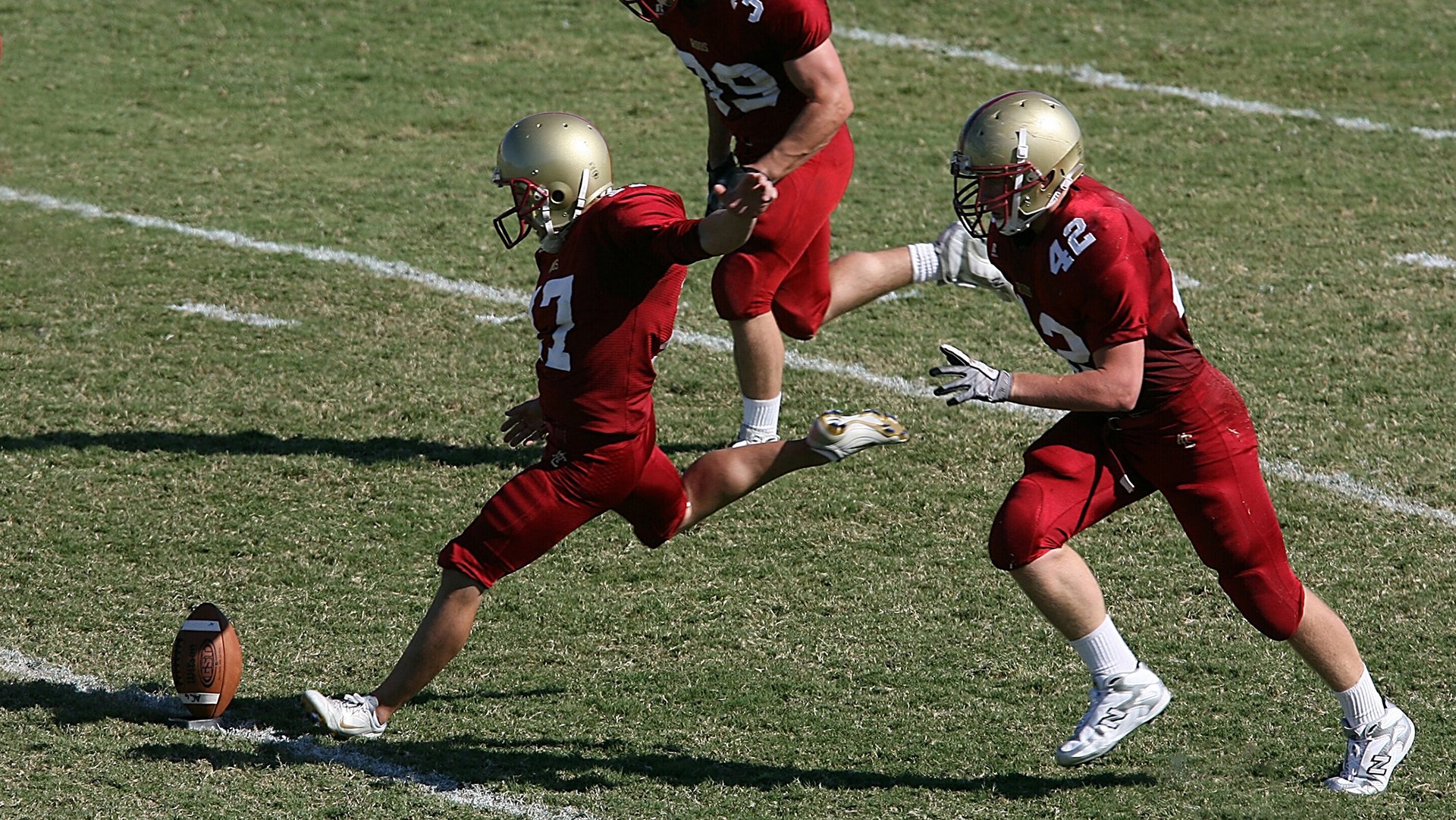 黄蜂蛰伏终亮刺，西亚卡姆铁锁横江定乾坤