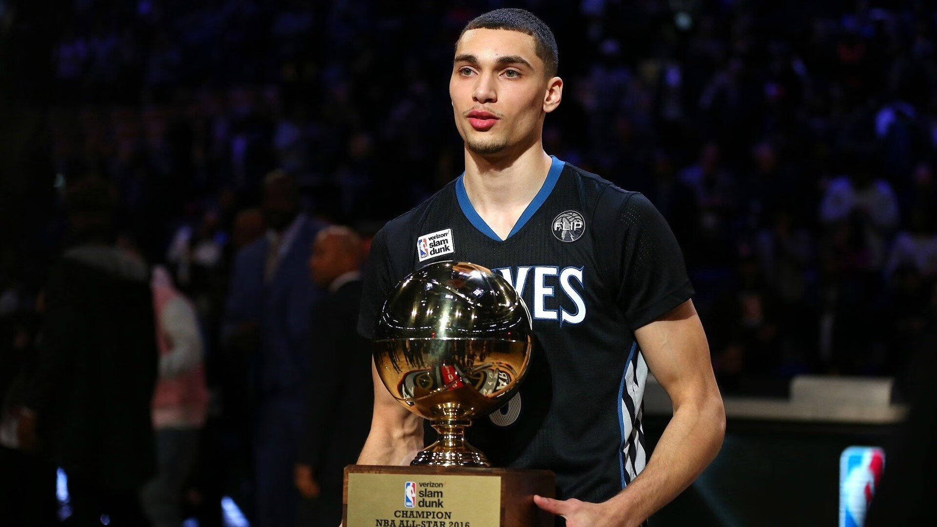 逆境中的双城记，瑞典队翻盘波兰队，樊振东扛起全队的荣耀与重量